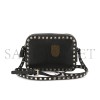 VALENTINO GARAVANI PEBBLED CALFSKIN ROCKSTUD CAMERA CROSSBODY BAG BLACK 168173 (18*13*8cm)